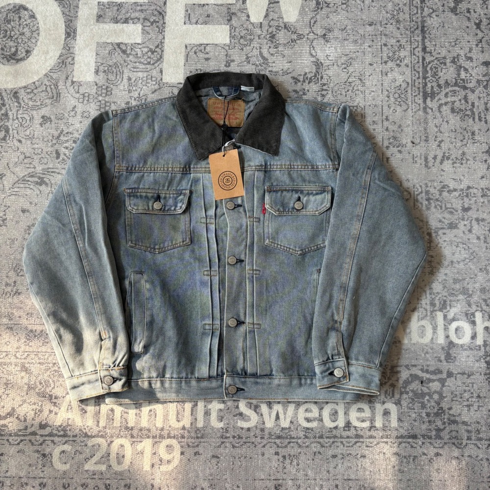 Levi's x Stüssy Type II Trucker Jacket Mens Small Embossed Denim Light Wash NWT